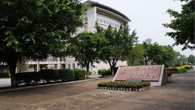 V中间继电器接线图：揭秘其内部连接与使用技巧**